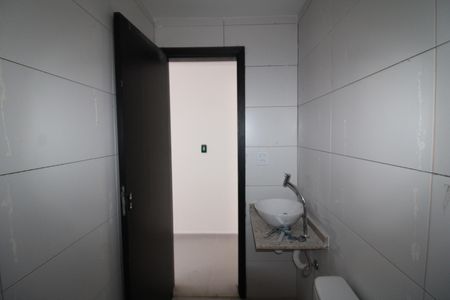 Banheiro de apartamento à venda com 1 quarto, 33m² em Parada Inglesa, São Paulo