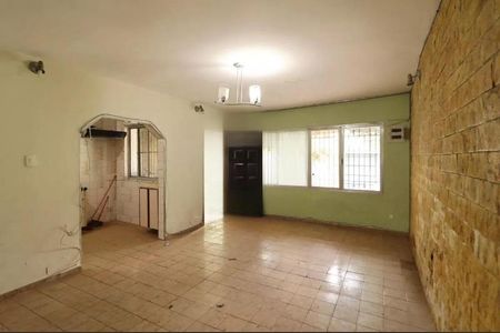 Casa à venda com 150m², 3 quartos e 4 vagasFoto 02