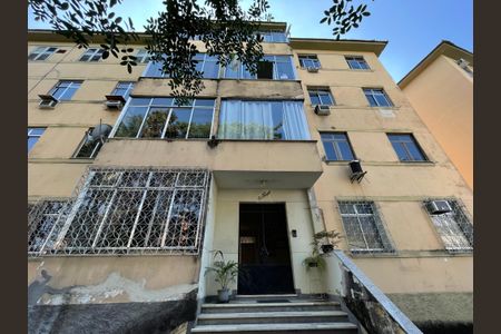 Apartamento à venda com 70m², 2 quartos e 1 vagaFachada