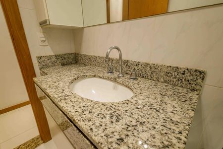 Apartamento à venda com 89m², 3 quartos e 2 vagasBanheiro Social