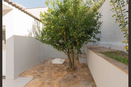 Casa de condomínio para alugar com 250m², 4 quartos e 2 vagasJardim