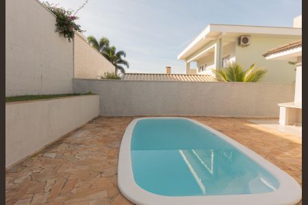Casa de condomínio para alugar com 250m², 4 quartos e 2 vagasPiscina