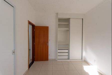 Casa de condomínio para alugar com 250m², 4 quartos e 2 vagasSuíte 2