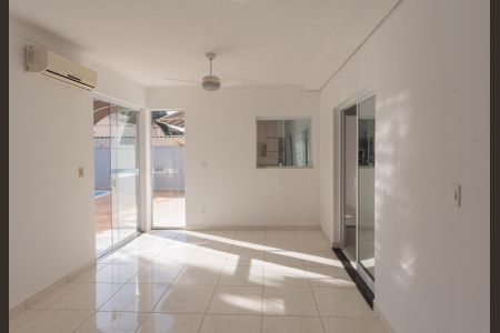 Casa de condomínio para alugar com 250m², 4 quartos e 2 vagasEspaço Gourmet