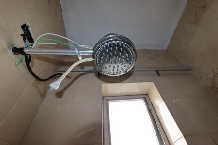 Casa à venda com 328m², 4 quartos e 4 vagasBanheiro da Suíte 1 