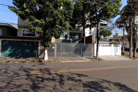 Casa à venda com 328m², 4 quartos e 4 vagasFachada