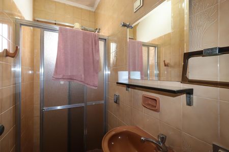 Casa à venda com 328m², 4 quartos e 4 vagasBanheiro da Suíte 2