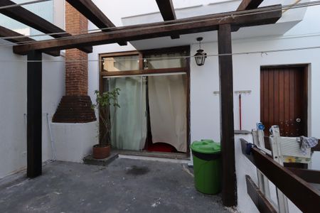 Casa à venda com 328m², 4 quartos e 4 vagasVaranda da Sala de TV 2