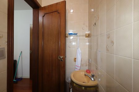 Casa à venda com 328m², 4 quartos e 4 vagasBanheiro da Suíte 1