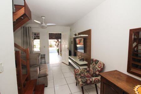 Casa de condomínio para alugar com 50m², 3 quartos e 1 vagaSala