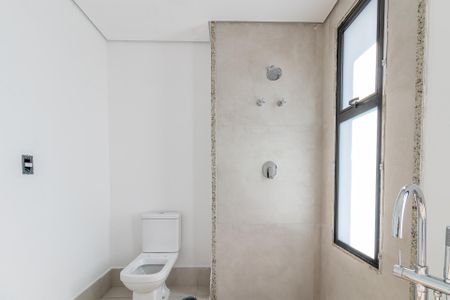 Apartamento à venda com 199m², 3 quartos e 3 vagasBanheiro da Suíte 1