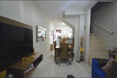 Casa de condomínio para alugar com 70m², 2 quartos e 1 vagaSala