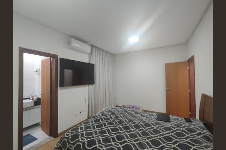 Casa para alugar com 306m², 3 quartos e 1 vagaSuíte 1