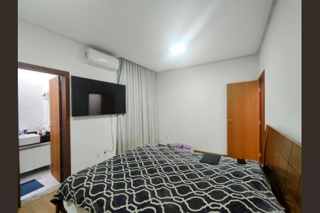 Casa para alugar com 306m², 3 quartos e 1 vagaSuíte 1