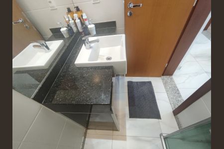 Casa para alugar com 306m², 3 quartos e 1 vagaBanheiro 2