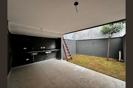 Casa à venda com 186m², 3 quartos e 2 vagasQuintal
