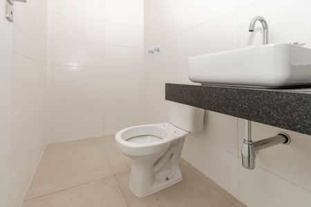 Casa para alugar com 211m², 4 quartos e 2 vagasBanheiro Social