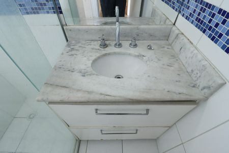 Apartamento à venda com 76m², 3 quartos e 2 vagasBanheiro Social