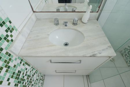 Apartamento à venda com 76m², 3 quartos e 2 vagasBanheiro da Suíte