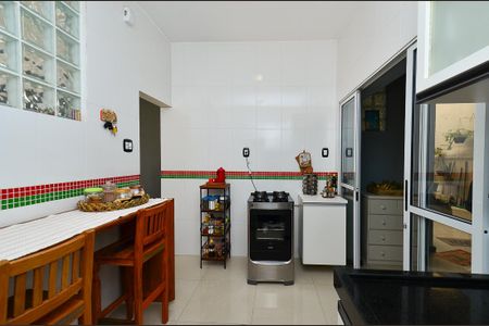 Apartamento à venda com 100m², 2 quartos e 1 vagaCozinha