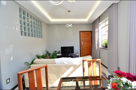 Apartamento à venda com 100m², 2 quartos e 1 vagaSala