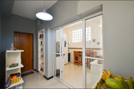 Apartamento à venda com 100m², 2 quartos e 1 vagaCozinha