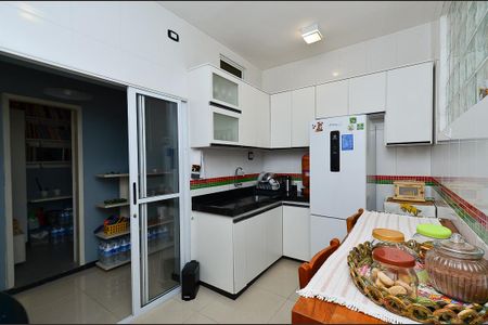 Apartamento à venda com 100m², 2 quartos e 1 vagaCozinha
