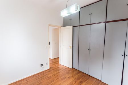 Apartamento à venda com 300m², 3 quartos e 2 vagasQuarto 3 no 2° Andar