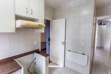 Apartamento à venda com 300m², 3 quartos e 2 vagasCozinha