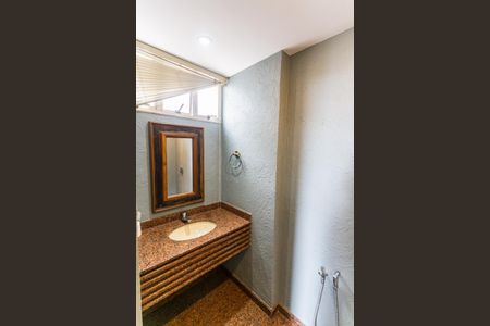 Apartamento à venda com 300m², 3 quartos e 2 vagasLavabo na Sala 2