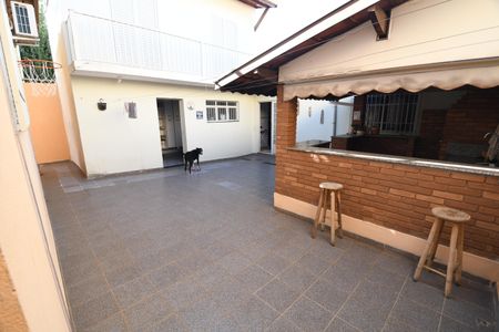 Casa à venda com 207m², 4 quartos e 2 vagasQuintal