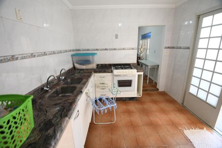 Casa à venda com 207m², 4 quartos e 2 vagasCasa 2 - Cozinha