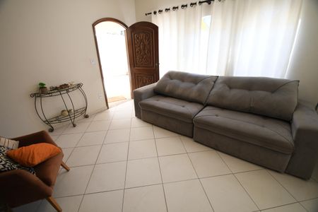 Casa à venda com 207m², 4 quartos e 2 vagasSala