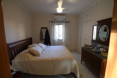 Casa à venda com 207m², 4 quartos e 2 vagas Suíte