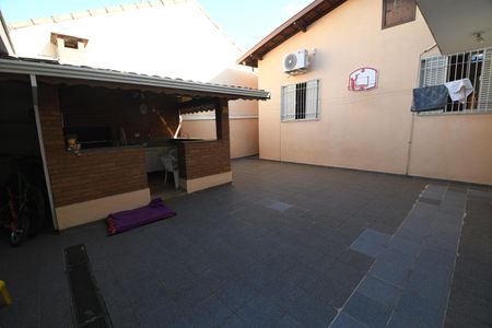 Casa à venda com 207m², 4 quartos e 2 vagasQuintal