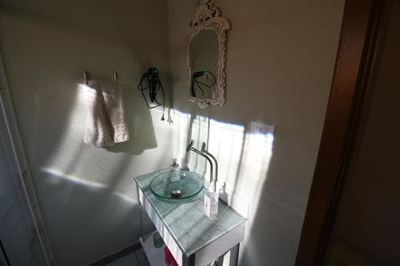 Casa à venda com 207m², 4 quartos e 2 vagasBanheiro 2