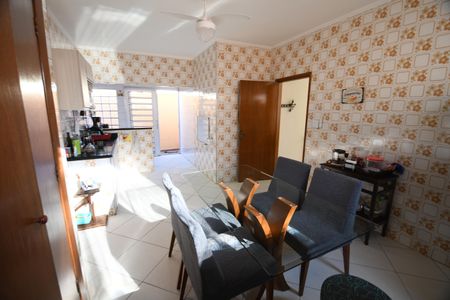 Casa à venda com 207m², 4 quartos e 2 vagasCozinha