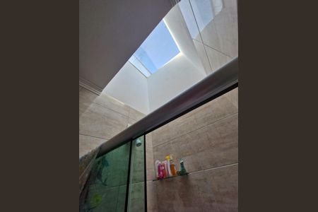 Casa à venda com 90m², 2 quartos e 2 vagas Casa à venda com 90m², 2 quartos e 2 vagasBanheiro