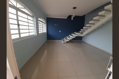 Casa à venda com 240m², 4 quartos e 7 vagas Casa à venda com 240m², 4 quartos e 7 vagasFoto 33