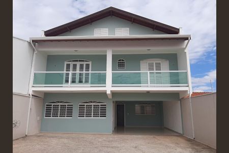 Casa à venda com 240m², 4 quartos e 7 vagas Casa à venda com 240m², 4 quartos e 7 vagasFoto 01