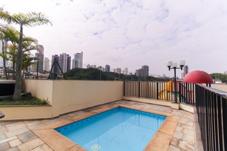 Apartamento à venda com 180m², 3 quartos e 4 vagasÁrea comum - Piscina