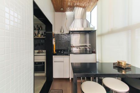 Apartamento à venda com 180m², 3 quartos e 4 vagasChurrasqueira