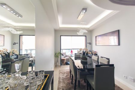 Apartamento à venda com 180m², 3 quartos e 4 vagasSala