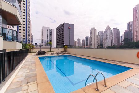 Apartamento à venda com 180m², 3 quartos e 4 vagasÁrea comum - Piscina