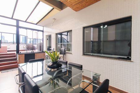 Apartamento à venda com 180m², 3 quartos e 4 vagasChurrasqueira