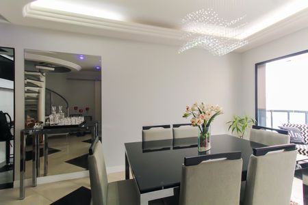 Apartamento à venda com 180m², 3 quartos e 4 vagasSala