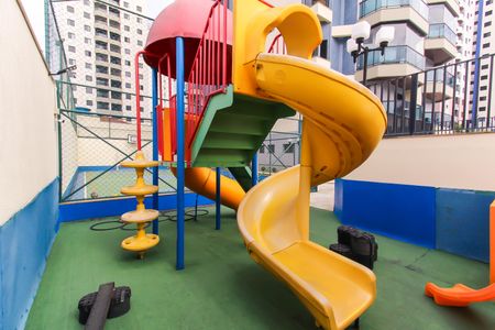 Apartamento à venda com 180m², 3 quartos e 4 vagasÁrea comum - Playground