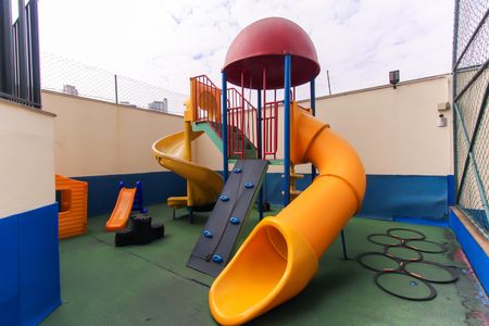 Apartamento à venda com 180m², 3 quartos e 4 vagasÁrea comum - Playground