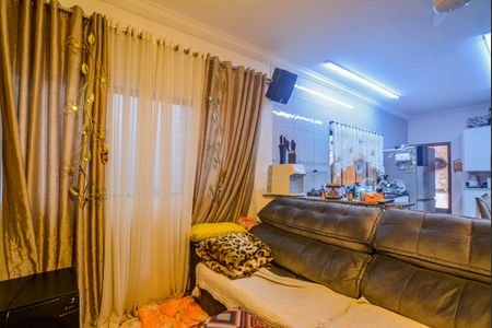 Casa à venda com 284m², 3 quartos e 2 vagasSala