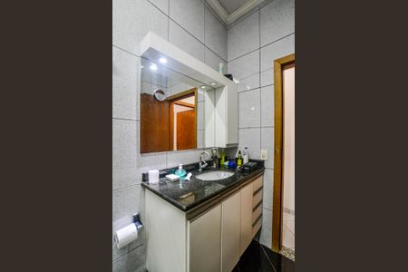 Casa à venda com 284m², 3 quartos e 2 vagasBanheiro